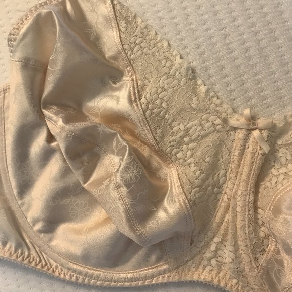 Cacique 44DD White Lace Unlined Bra - Picture 3 of 8